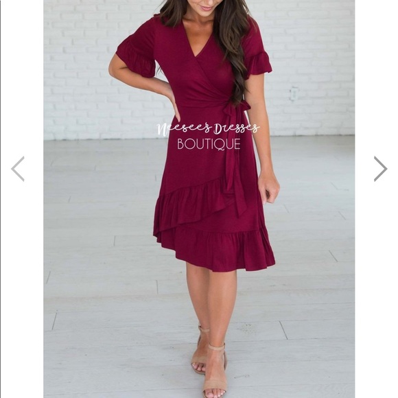 Red flutter dress - Picture 4 of 6